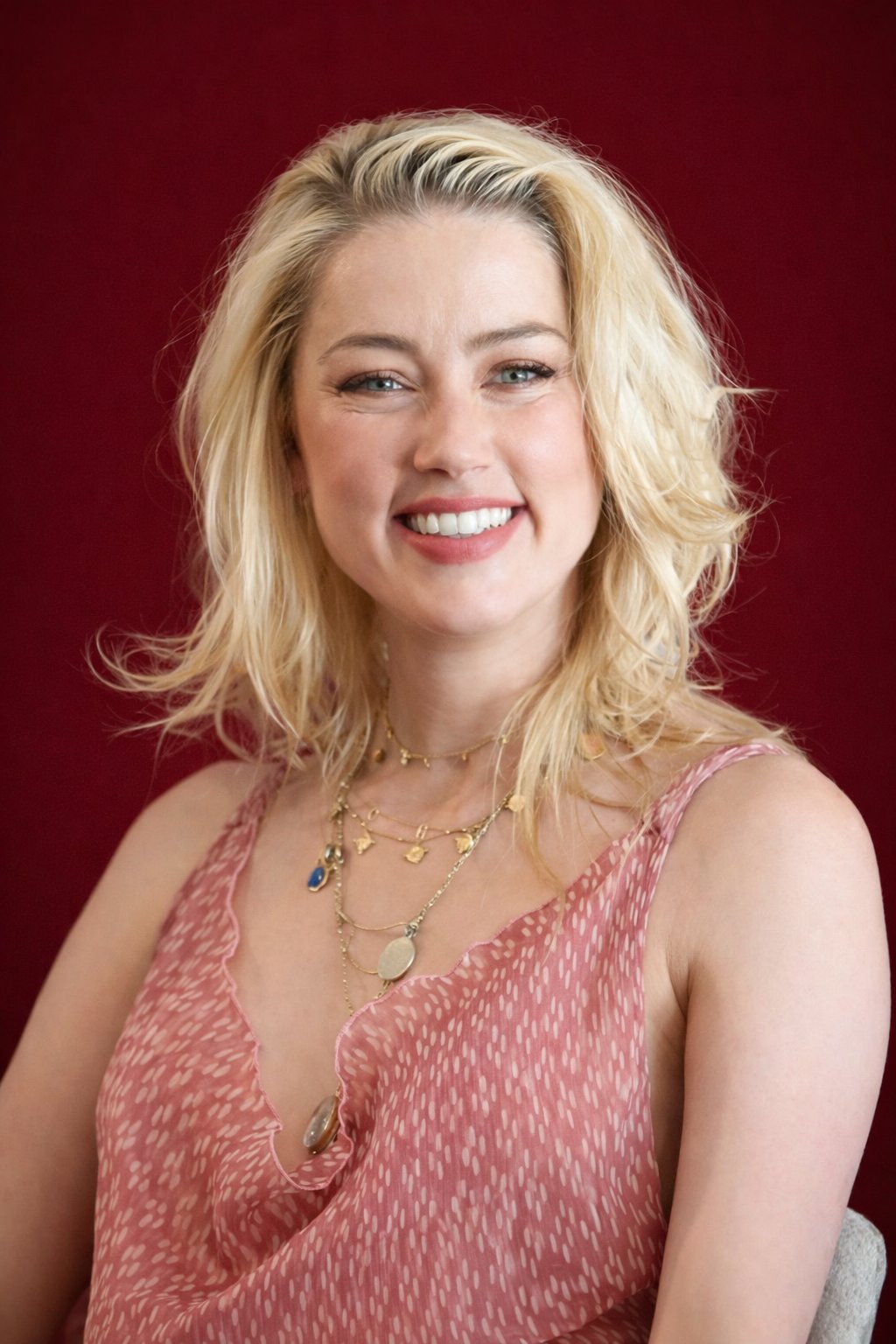 Amber Heard 的温柔眼神