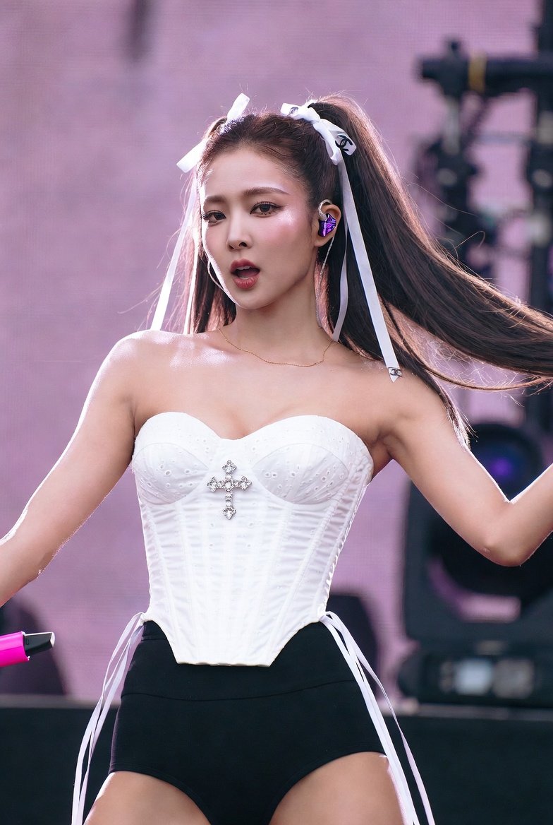 K-POP明星Jennie Kim新造型